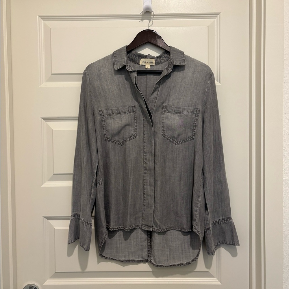Cloth & Stone Charcoal Button-Up Blouse